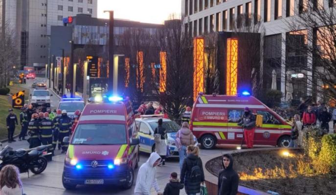 Alertă cu bombă într-un mall: Intervenție de urgență a polițiștilor și pompierilor