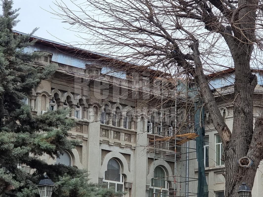 Tanasescu: Restaurarea acoperisului la Palatul Arhiepiscopal, afectat de incendiu, e un proces amplu. Video