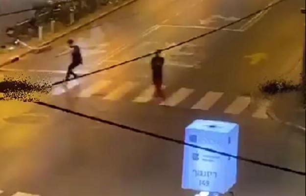 Atac armat în Tel Aviv. Trei persoane au fost rănite. Video