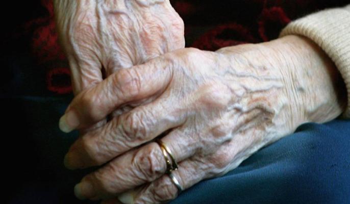 Ce documente trebuie să depună femeile care vor să iasă la pensie pentru a beneficia de reducerea vârstei de pensionare