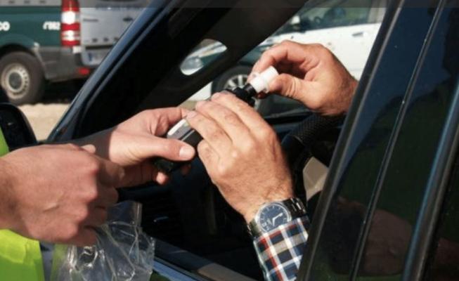 Un bărbat din satul Moşneni a fost prins beat la volan