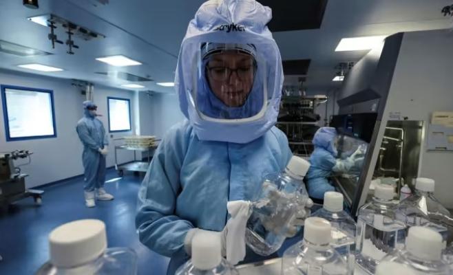 Compania BioNTech vrea să dezvolte terapii împotriva cancerului folosind tehnologia ARN mesager