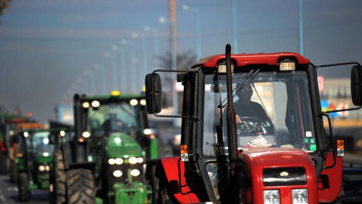 Agricultorii bulgari blochează o şosea de lângă Ruse şi cer interzicerea importurilor de grâu din Ucraina