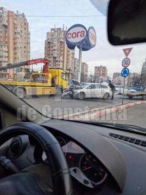 Accident rutier în 3 autoturisme în zona Sabroso
