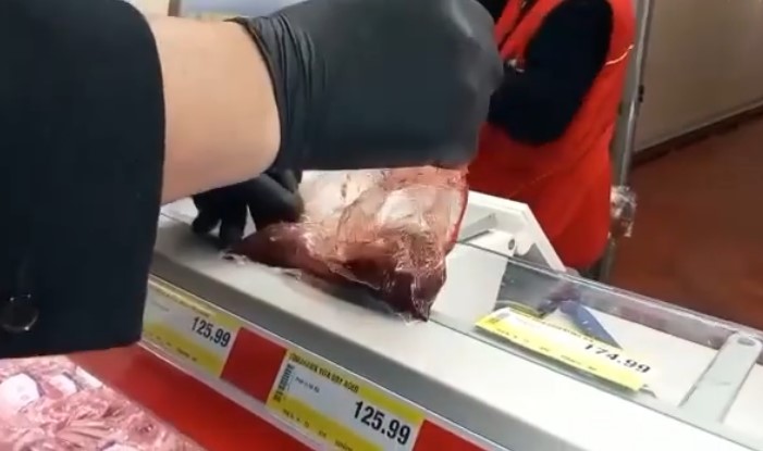 Cum platim... sange la pret de muschi de vita! Video