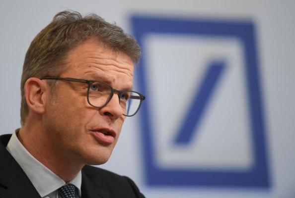 Şeful Deutsche Bank a primit o remuneraţie de 8,9 milioane de euro în 2022