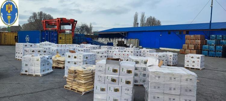 Jucării contrafăcute și substanțe chimice, reținute de inspectorii vamali