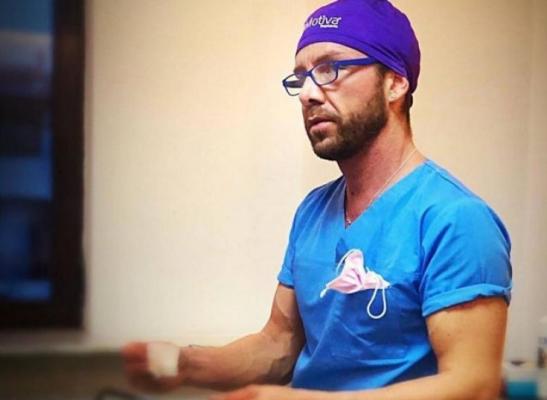 Falsul chirurg Matteo Politi executat silit! Vezi de ce