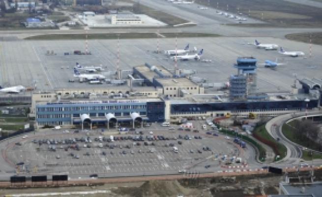 Traficul internaţional prin punctele de trecere aeroportuare în creştere cu peste 65% în prima parte a anului