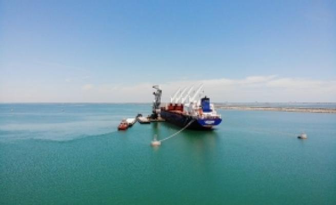 Navă rusă care transporta îngrășăminte, reținută într-un port finlandez