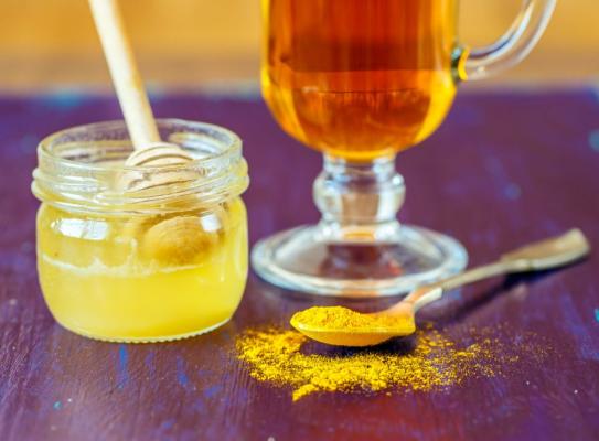 Supranumit „cel mai puternic antibiotic natural“: Combinația care te ajută când ești răcit
