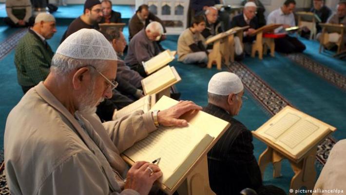 Musulmanii din România încep postul Lunii Sfinte Ramazan
