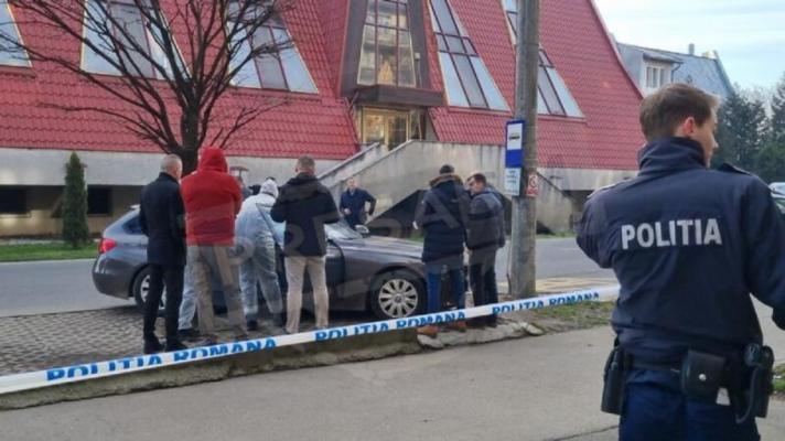 Un ofițer MAI s-a sinucis cu arma din dotare în mașină, în plină stradă. Video