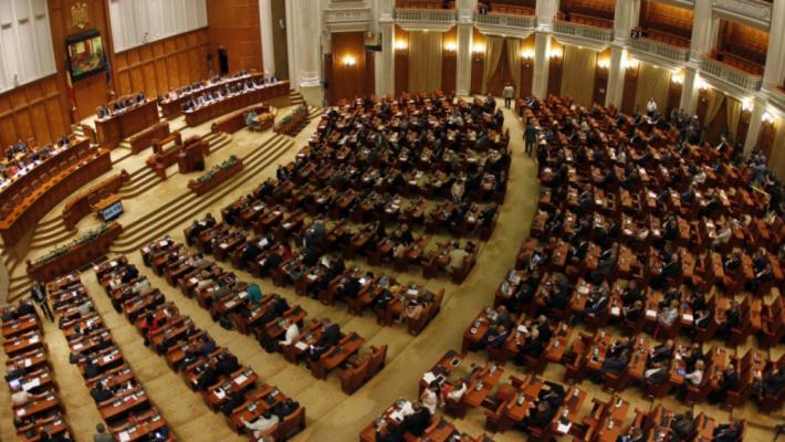 Parlamentul a adoptat o declaraţie de susţinere a Ucrainei: Federaţia Rusă să înceteze războiul
