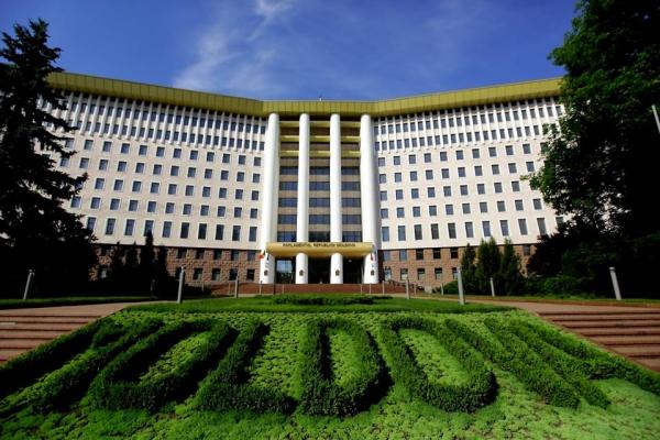 Limba română va înlocui ''limba moldovenească'' în toate legile din Republica Moldova