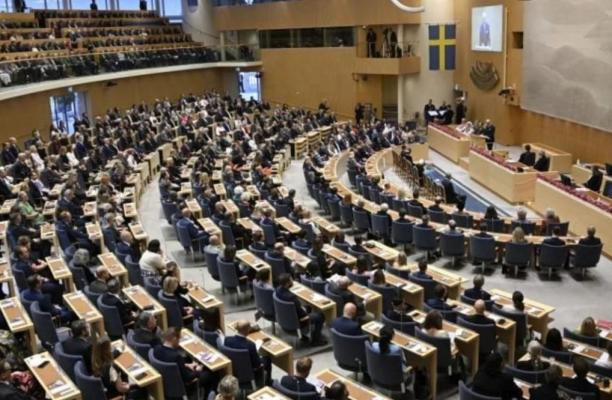  Parlamentul Suediei aprobă în avans aderarea ţării la NATO, în pofida blocajului turco-ungar