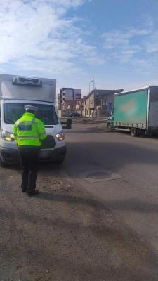 Amenzi de peste 40.000 de lei date de polițiștii locali în trafic