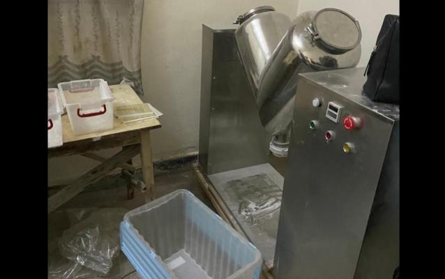 Descinderi la Constanța! Laborator de produse anabolizante descoperit de polițiști. Video