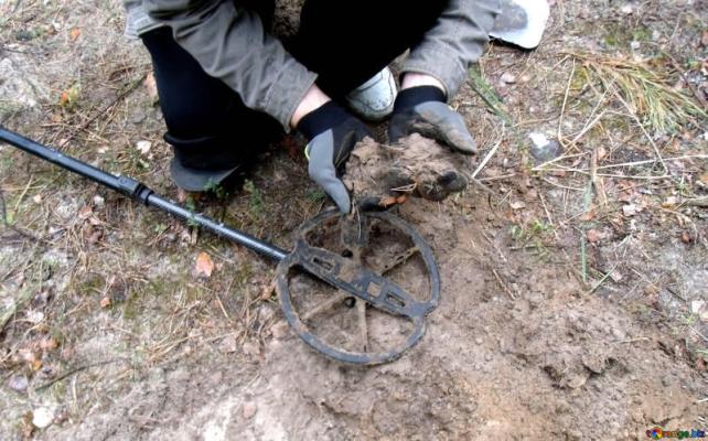 Sancționați pentru deținerea de detectoare de metale