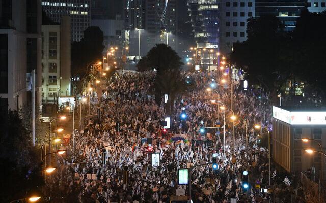 Proteste majore în Tel Aviv faţă de reforma sistemului judiciar
