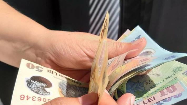 Haos la Finanțe: O eroare de redactare putea duce la scăderea salariului minim de la 1 ianuarie