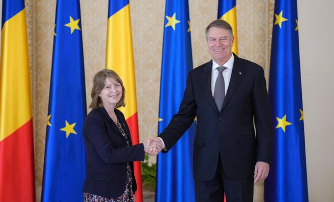 Iohannis o primeşte pe ambasadoarea SUA, la Palatul Cotroceni