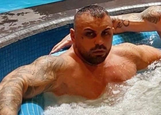 Interlopul Valentino și-a găsit nașul. A fost bătut în plină stradă, pe I.C. Brătianu!