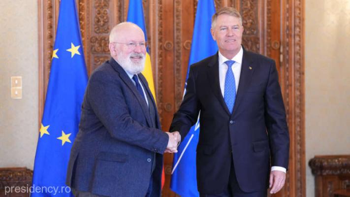 Preşedintele Iohannis a discutat cu Frans Timmermans despre aderarea României la Schengen