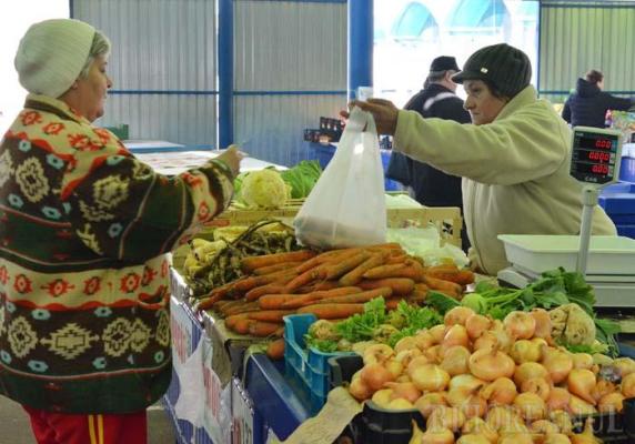 Avertismentul fermierilor: Vremea capricioasă scumpește legumele de primăvară