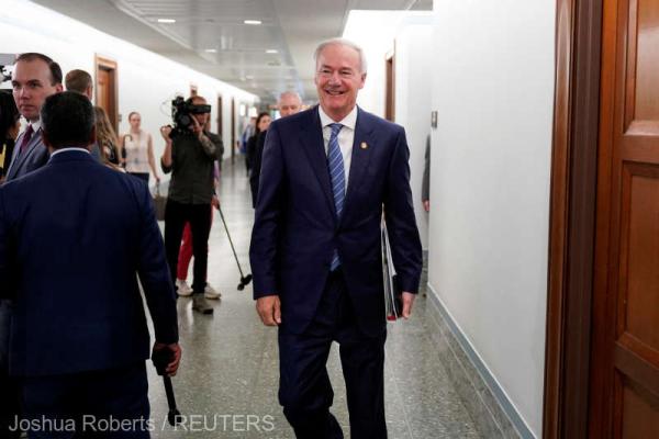 SUA: Fostul guvernator de Arkansas Asa Hutchinson afirmă că va candida la prezidenţiale din 2024