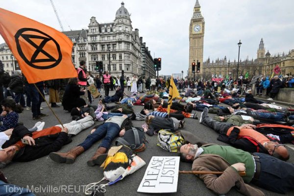 Protecţia mediului: Mii de persoane au manifestat la Londra împotriva pasivităţii guvernului britanic