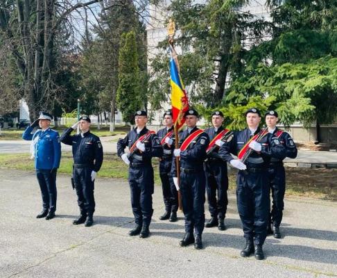 Decorarea drapelului de luptă al IJJ Constanța, cu ocazia zilei Jandarmeriei Române