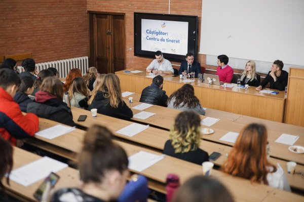 Tinerii din Constanța își doresc un centru de tineret în oraș
