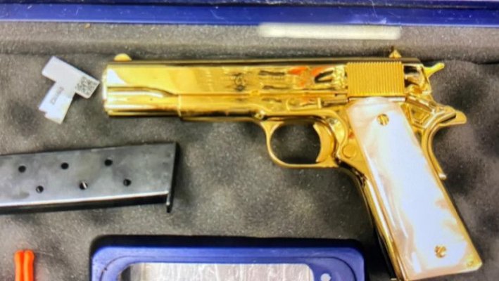 Pistol din aur descoperit în bagajul unei femei, într-un aeroport din Australia  
