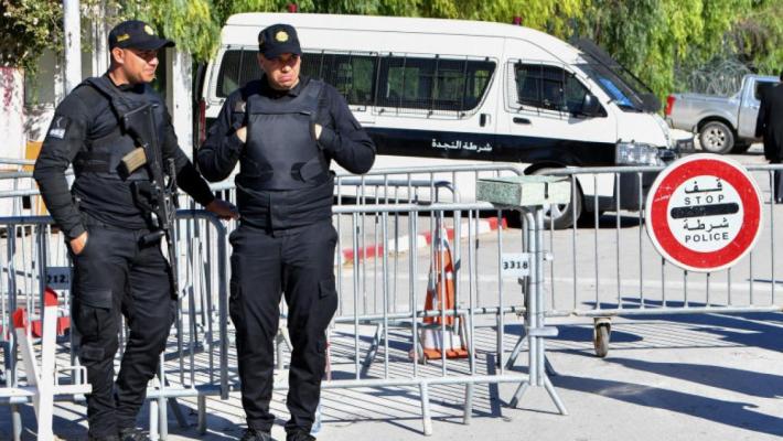 Un fotbalist a murit după ce și-a dat foc în fața secției de Poliție  