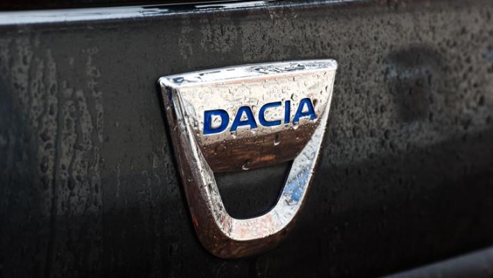 Dacia opreşte temporar producţia la Mioveni, din cauza crizei semiconductorilor  