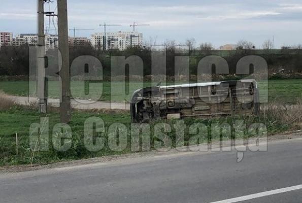 Două persoane au fost rănite, după ce 2 mașini au intrat în coliziune, pe strada Oborului
