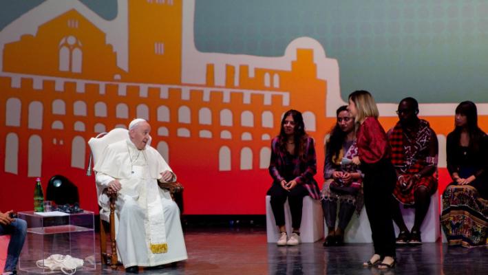 Papa Francisc vorbește despre avort și pornografie cu tinerii din Generația Z