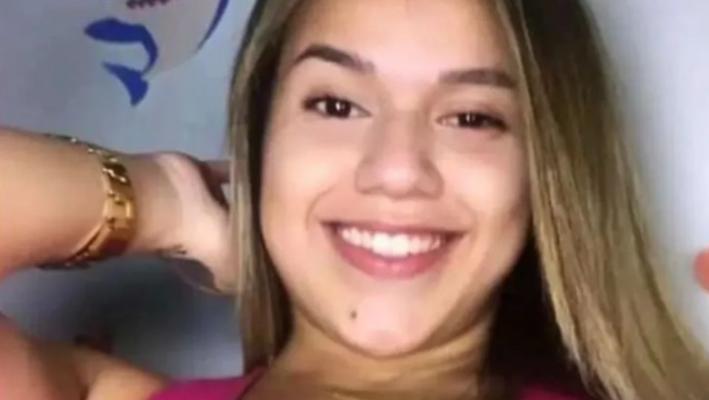 O fată de 19 ani care s-a dus în Bali ca să viziteze temple riscă să ajungă în fața plutonului de execuție 