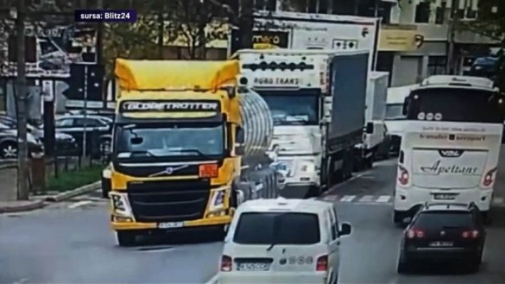 O tânără a supraviețuit în mod miraculos, după ce a fost călcată de un tir pe trecerea de pietoni