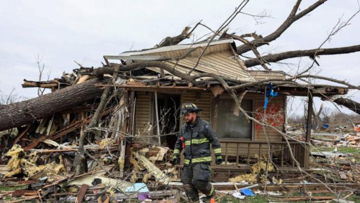 Furtună devastatoare în SUA. Cel puțin 32 de oameni au murit 