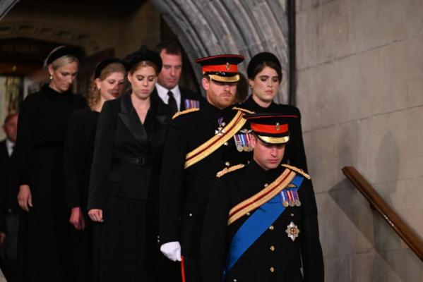 Regele Charles, încercări disperate de a-și împăca fiii