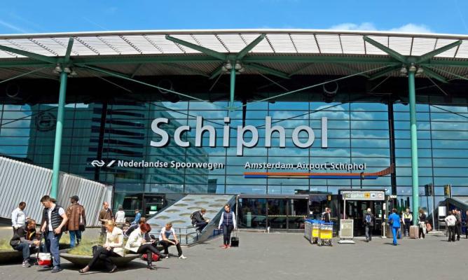 Cadavru descoperit într-un avion. Autoritățile au demarat o anchetă