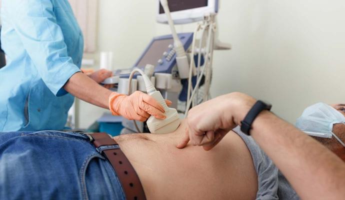 Durerea difuză în abdomen poate fi primul semn al unei afecțiuni severe