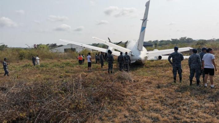 Un avion plin cu pasageri a pierdut o parte din trenul de aterizare și nu a mai ajuns pe pistă