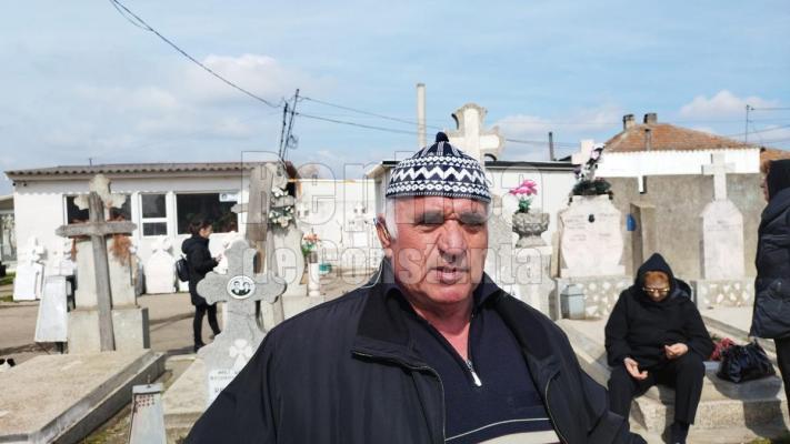 Scandal în cimitir! O femeie a vrut să dezgroape trei morți să-i facă loc soțului decedat! Video 