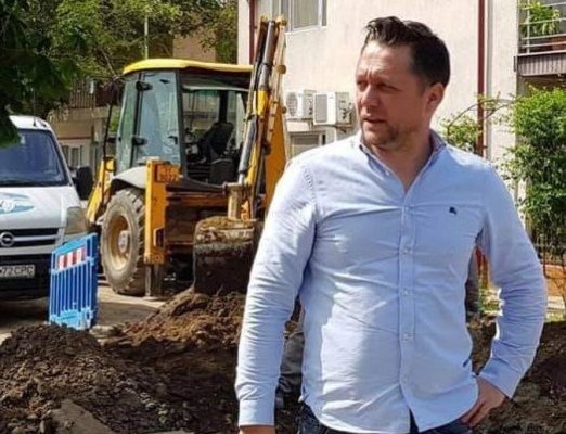 Primarul din Eforie, Robert Șerban, aruncă cu terenuri aproape de mare. Pentru cine oare?!