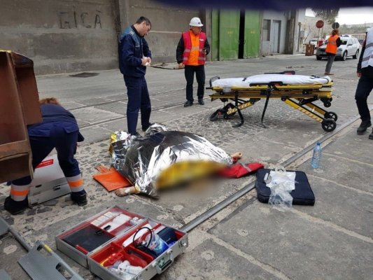 Persoană strivită de motostivuitor, în Portul Constanța
