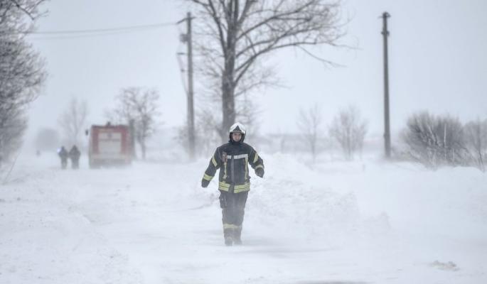 România, bătută de iarnă la început de aprilie: temperaturile scad cu până la 15 grade C!
