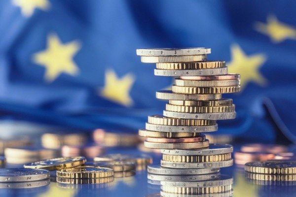 Peste 50% din datoria publică a Croaţiei, Bulgariei şi României era denominată în valută